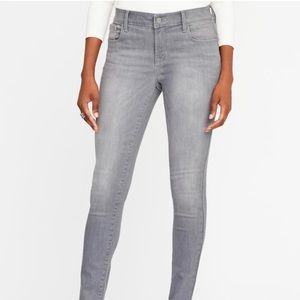 Gray Woman’s Old Navy Mid-Rise Skinny Jeans
